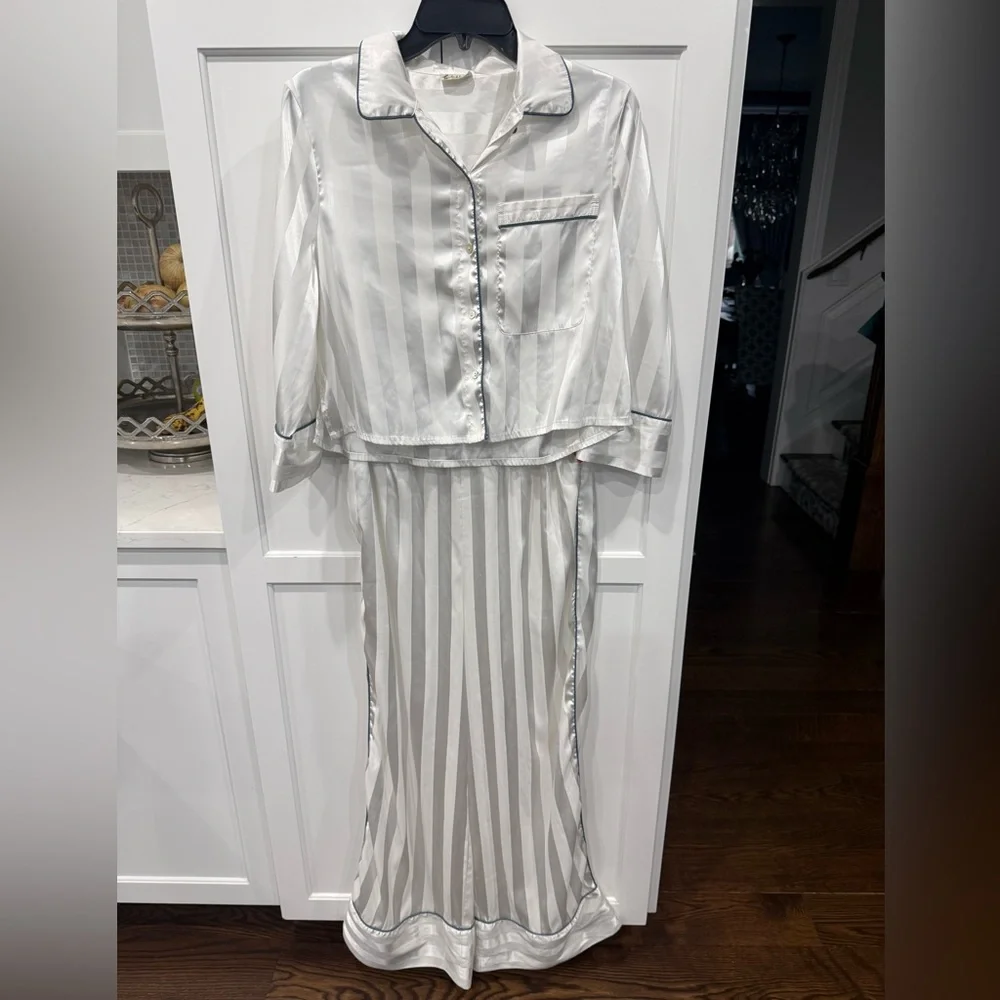 Free People Movement NEW Size Small pajama party 2-pc sleep set in satin ivory